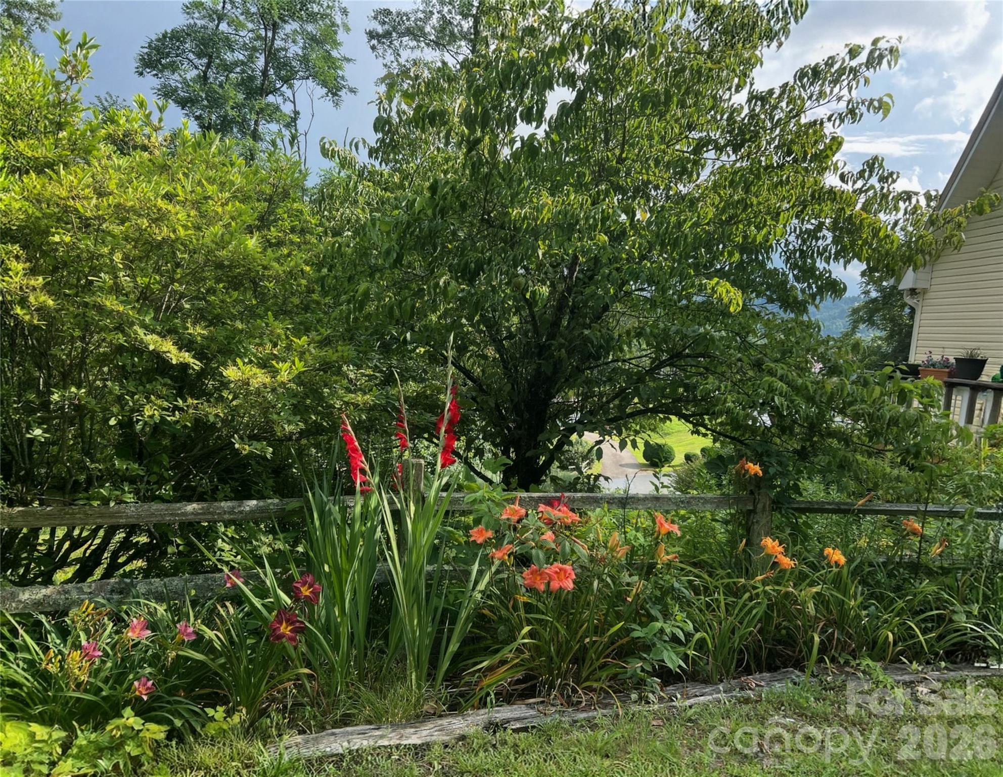 530 West Side Road Property Photo 25