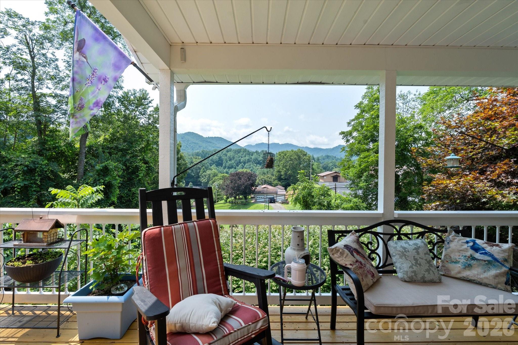 530 West Side Road Property Photo 27