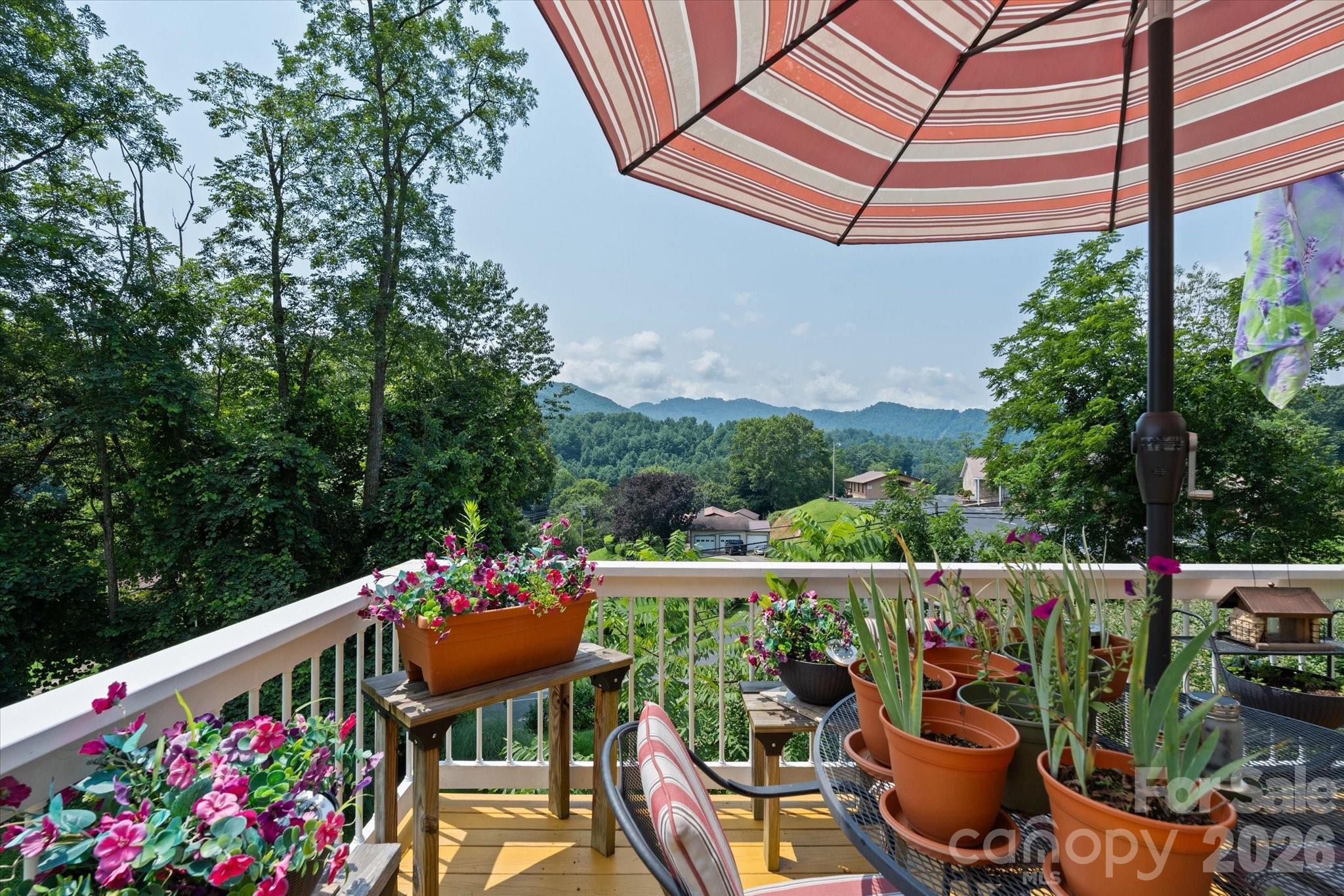 530 West Side Road Property Photo 29