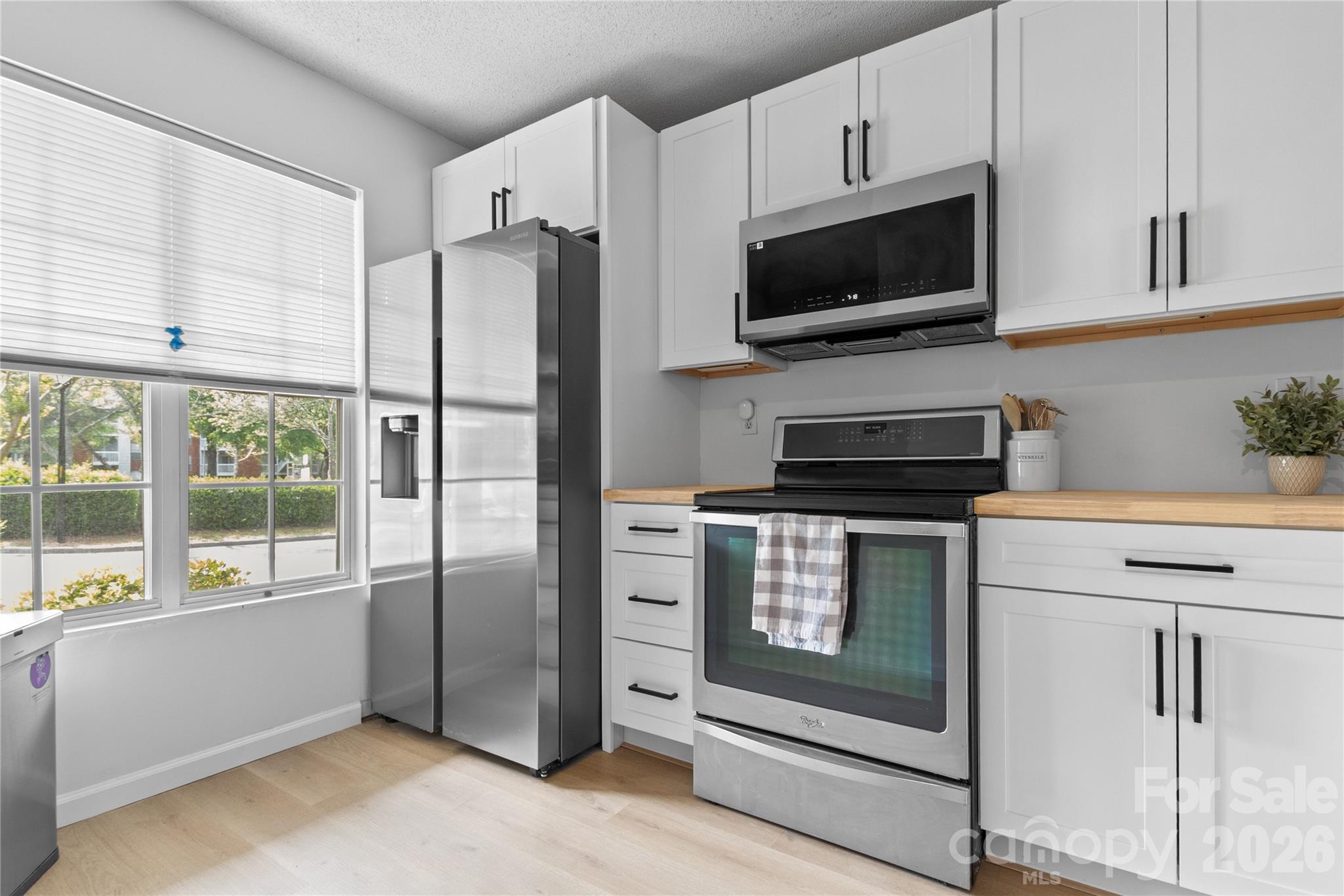 622 Emerald Cove Drive Property Photo 4