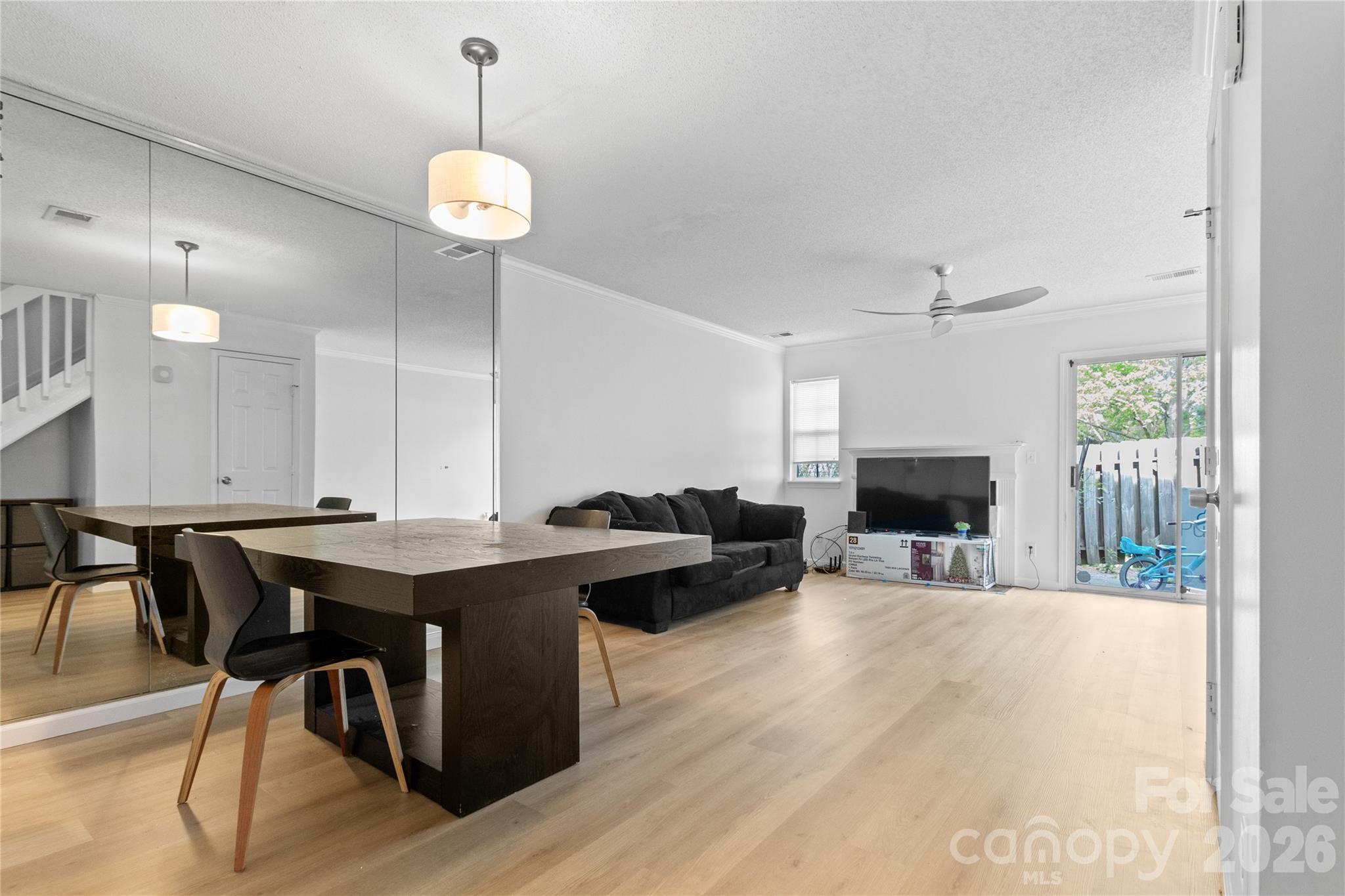 622 Emerald Cove Drive Property Photo 8