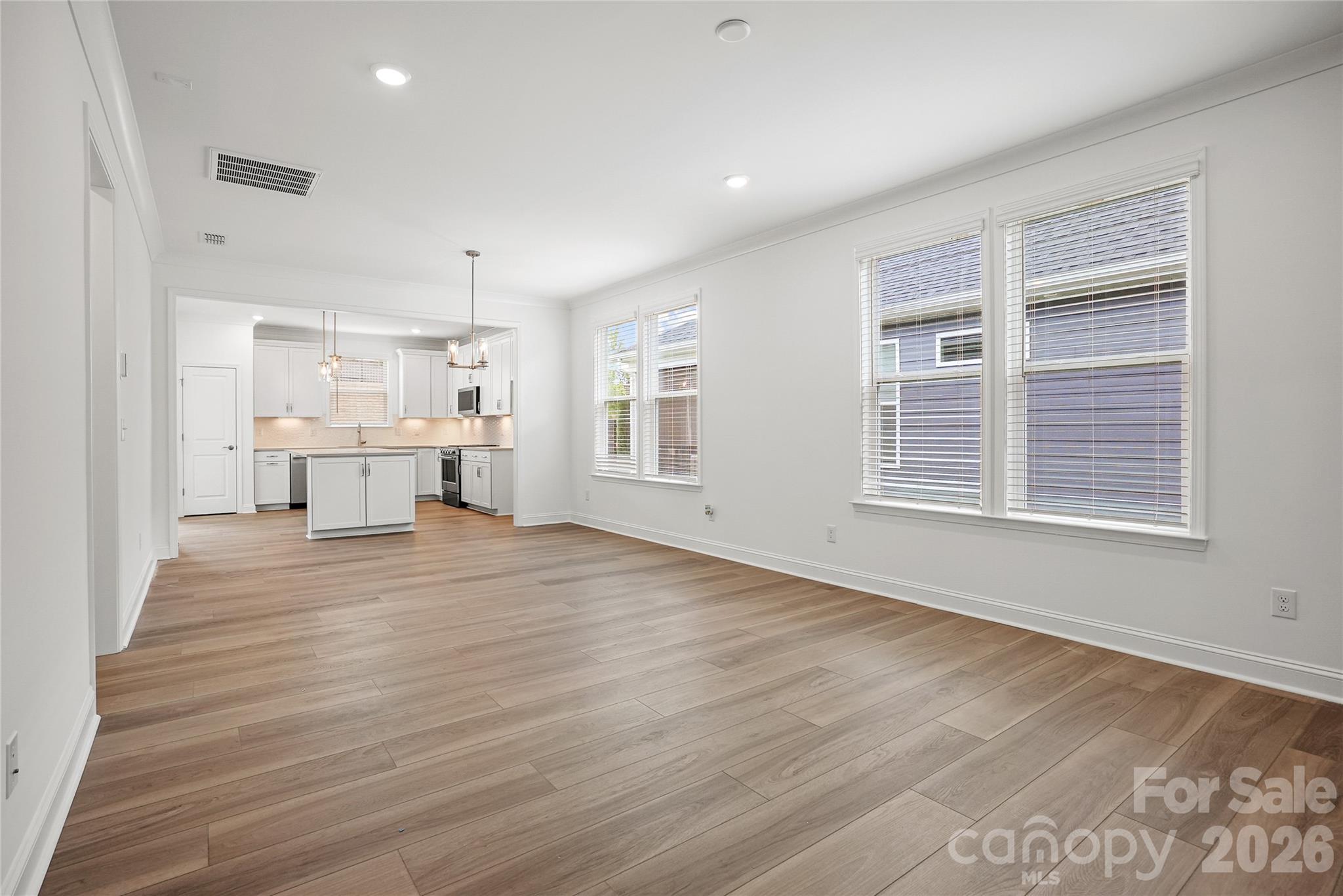2637 Headwind Court Property Photo 4