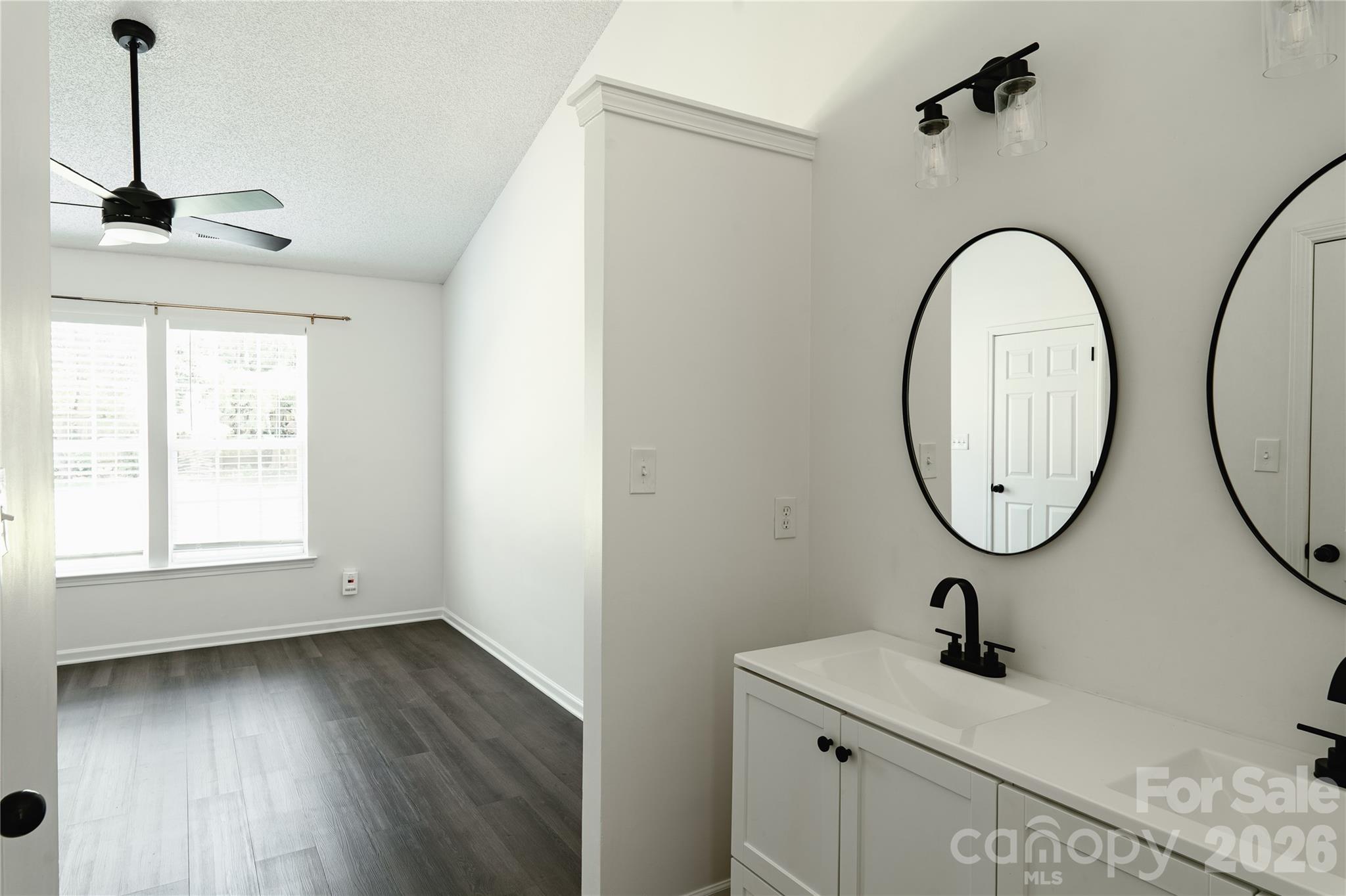 5423 Timbertop Lane Property Photo 9
