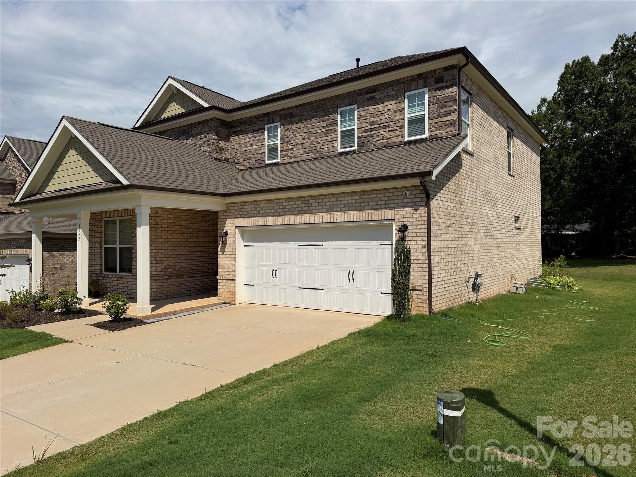 5002 Kinsbridge Drive Property Photo 3