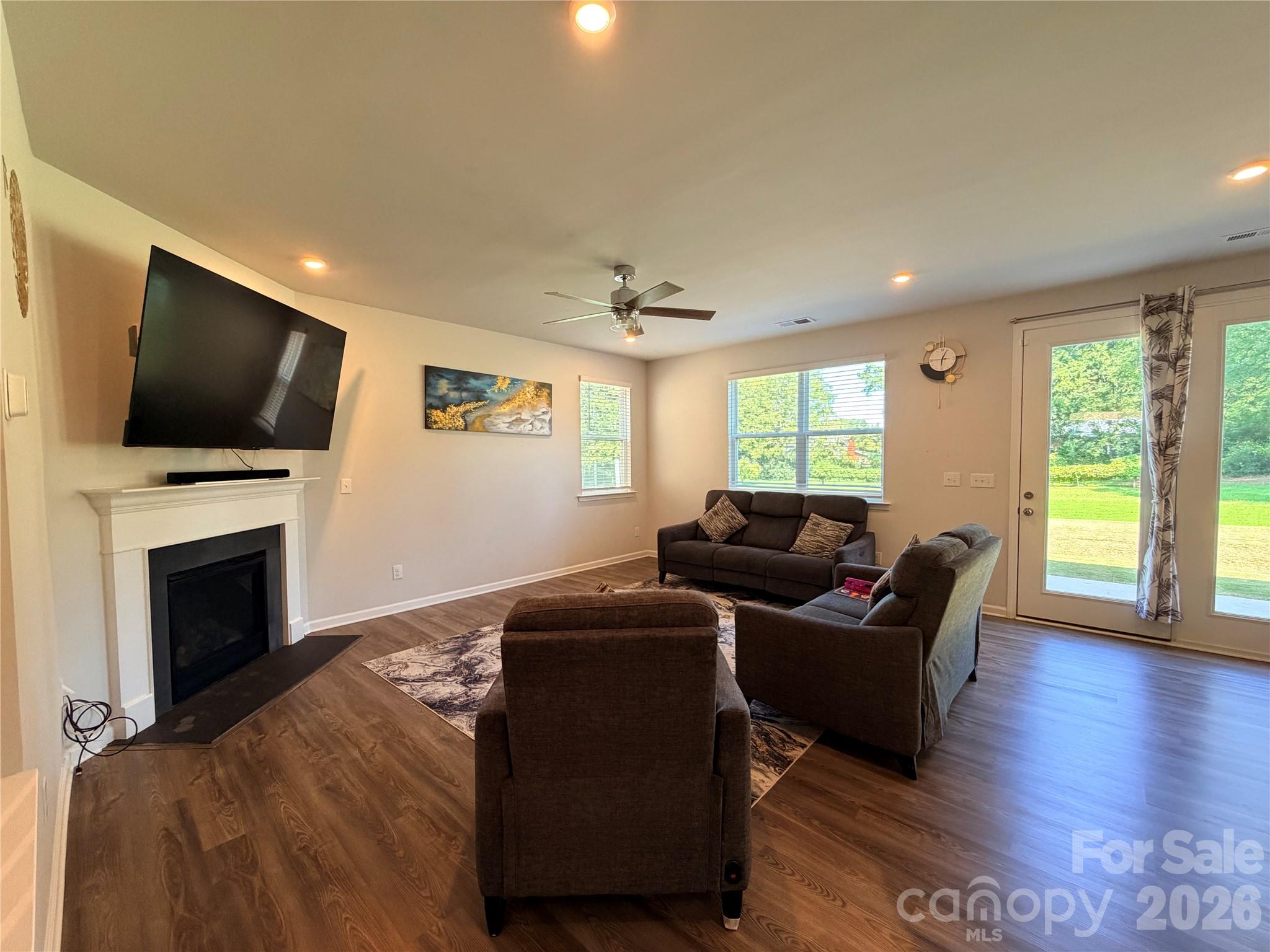 5002 Kinsbridge Drive Property Photo 14