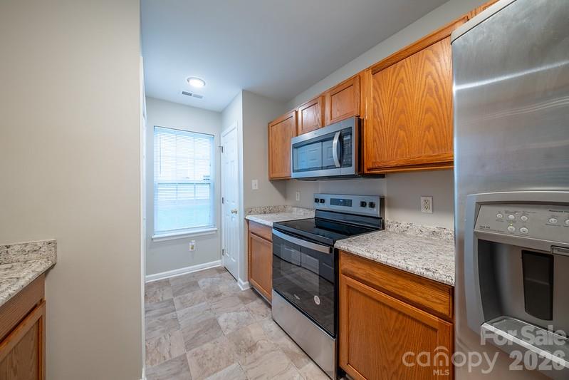 2502 Hemby Woods Drive Property Photo 9