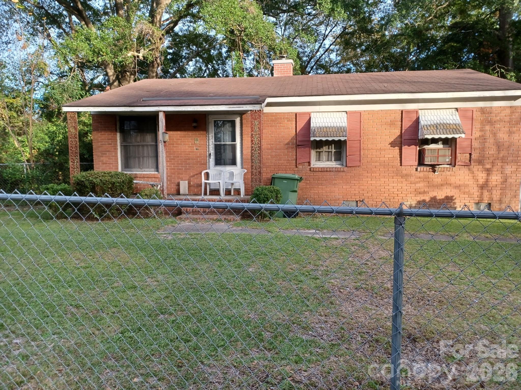 806 Brunson Street Property Photo 2