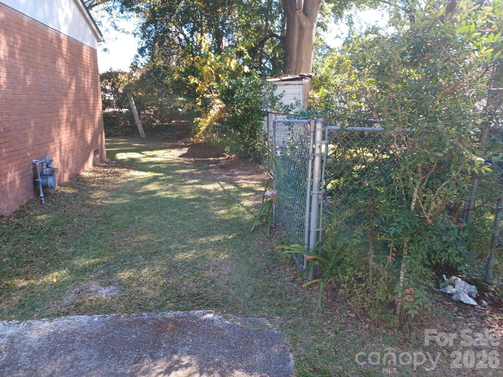 806 Brunson Street Property Photo 8