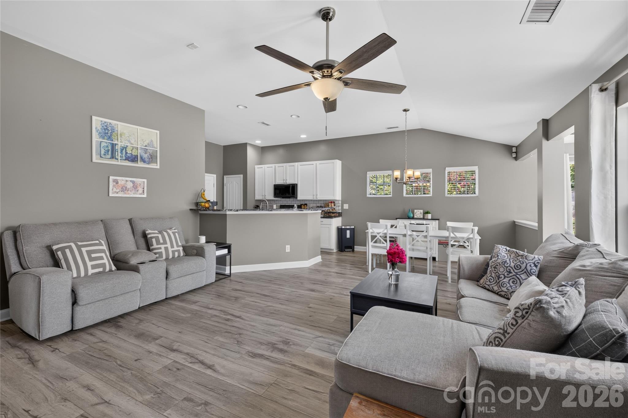 110 Humbold Place Property Photo 4