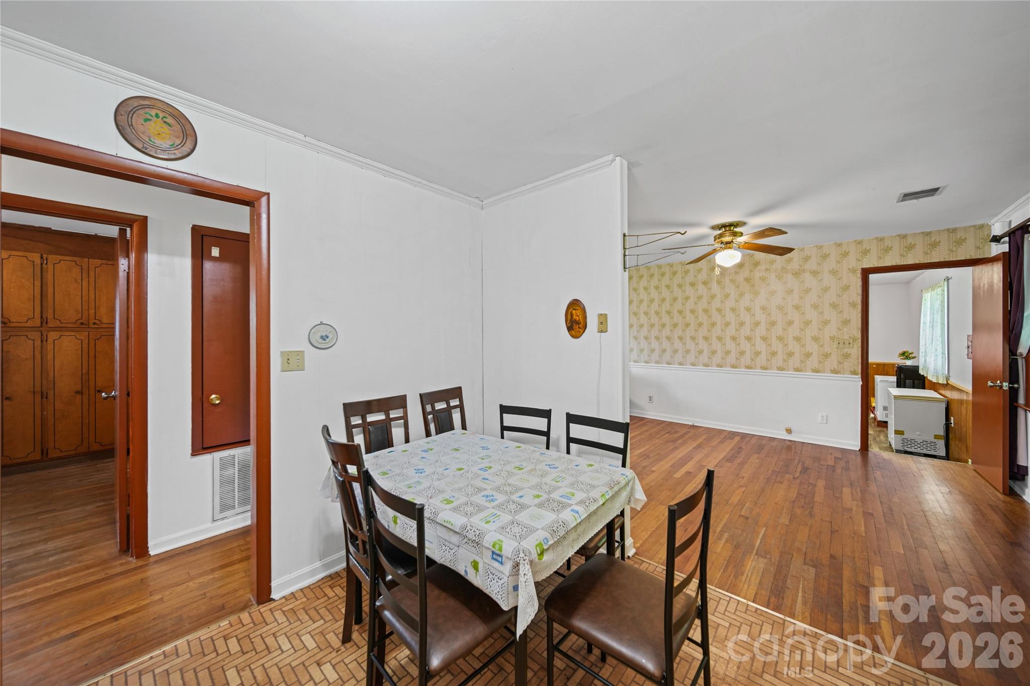 323 Meadowbrook Drive Property Photo 12