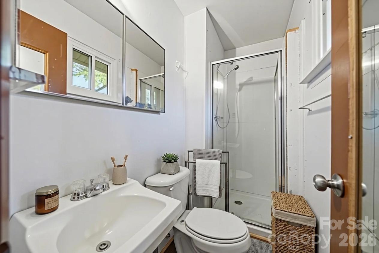 323 Meadowbrook Drive Property Photo 26