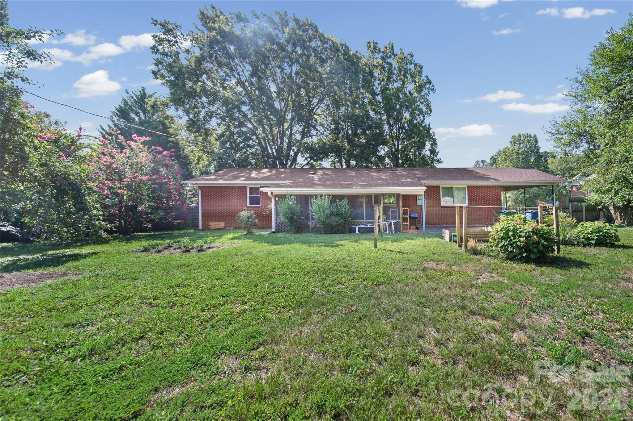 323 Meadowbrook Drive Property Photo 36