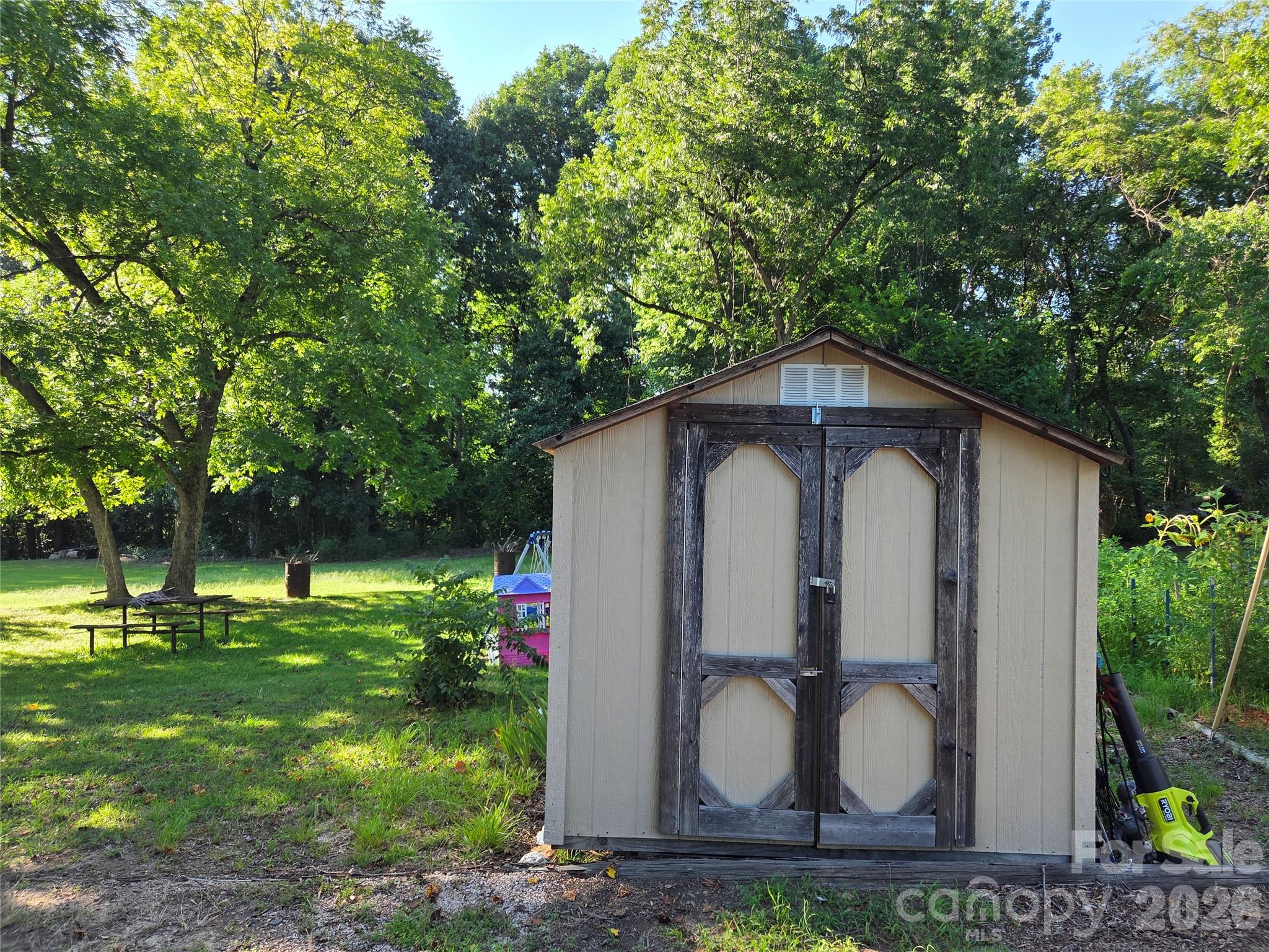 174 Cannon Avenue Property Photo 3
