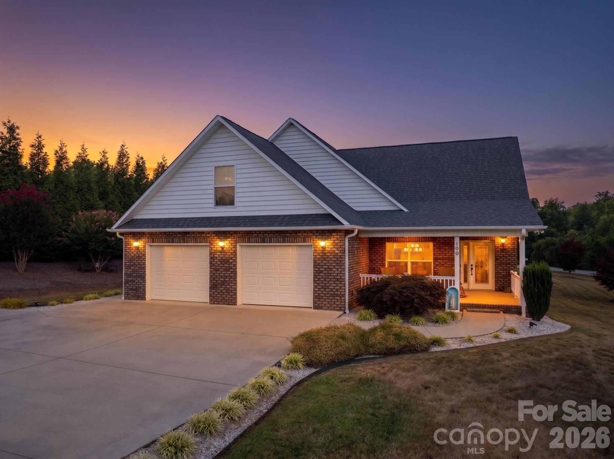 100 Rivercliff Drive Property Photo 1