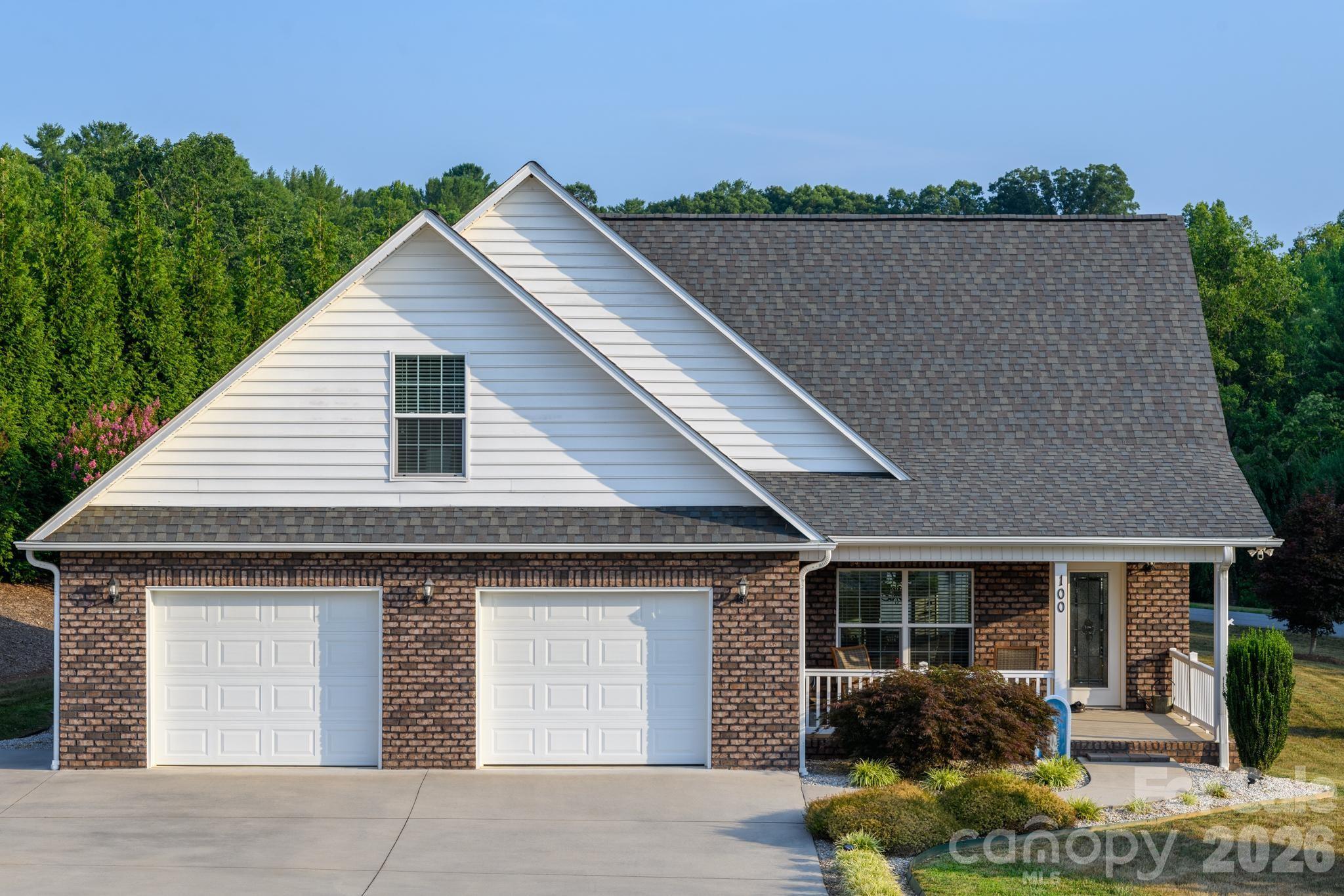 100 Rivercliff Drive Property Photo 2