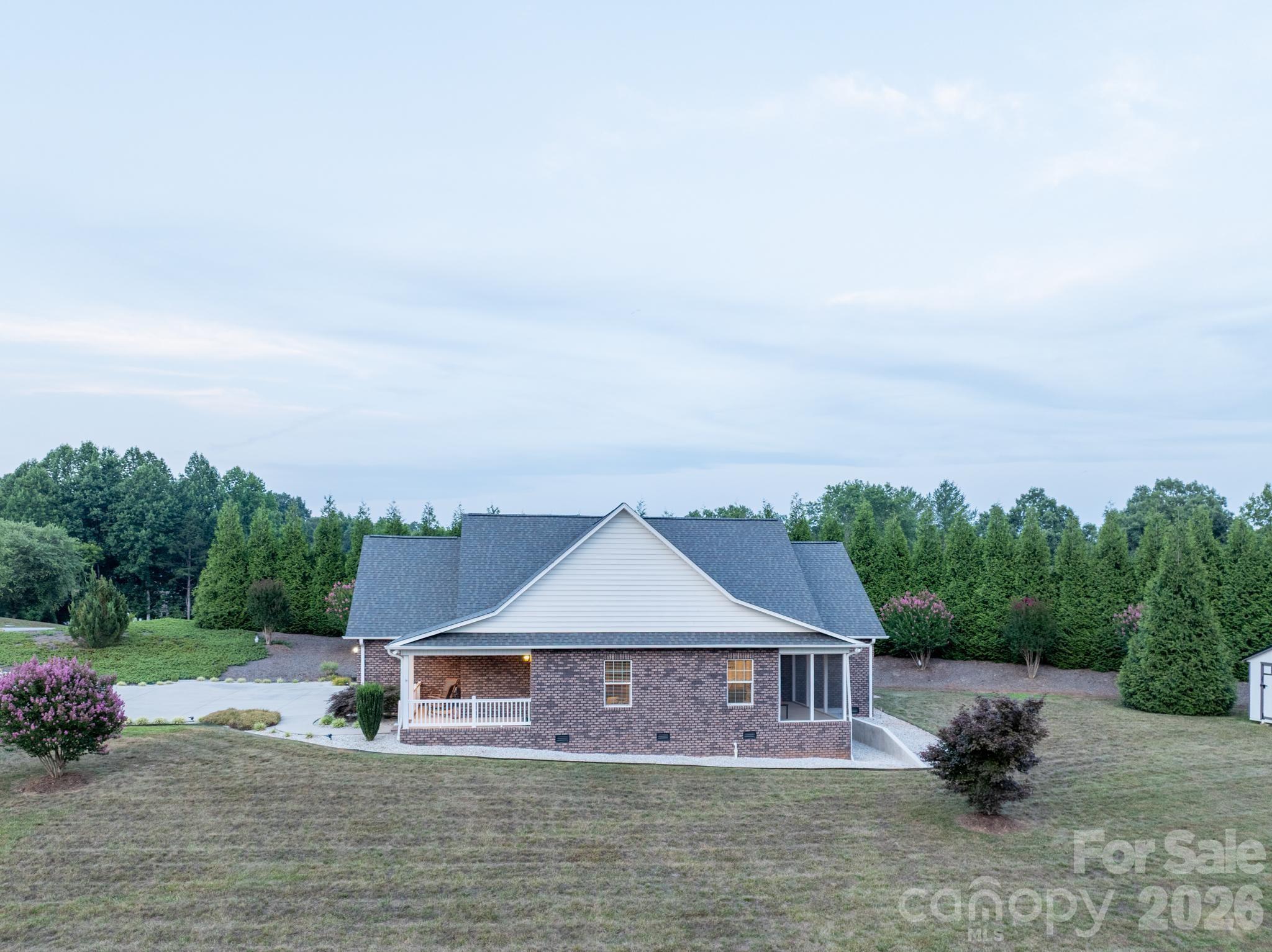 100 Rivercliff Drive Property Photo 3