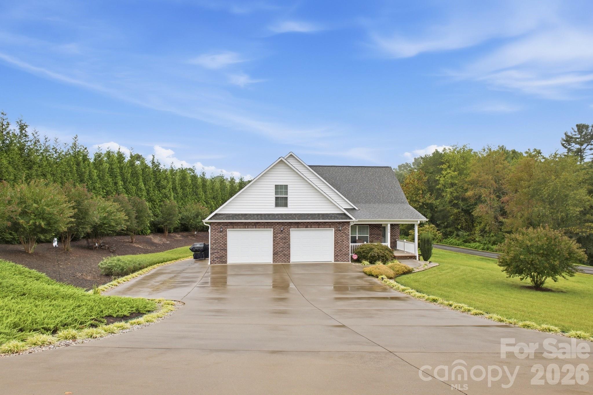 100 Rivercliff Drive Property Photo 3