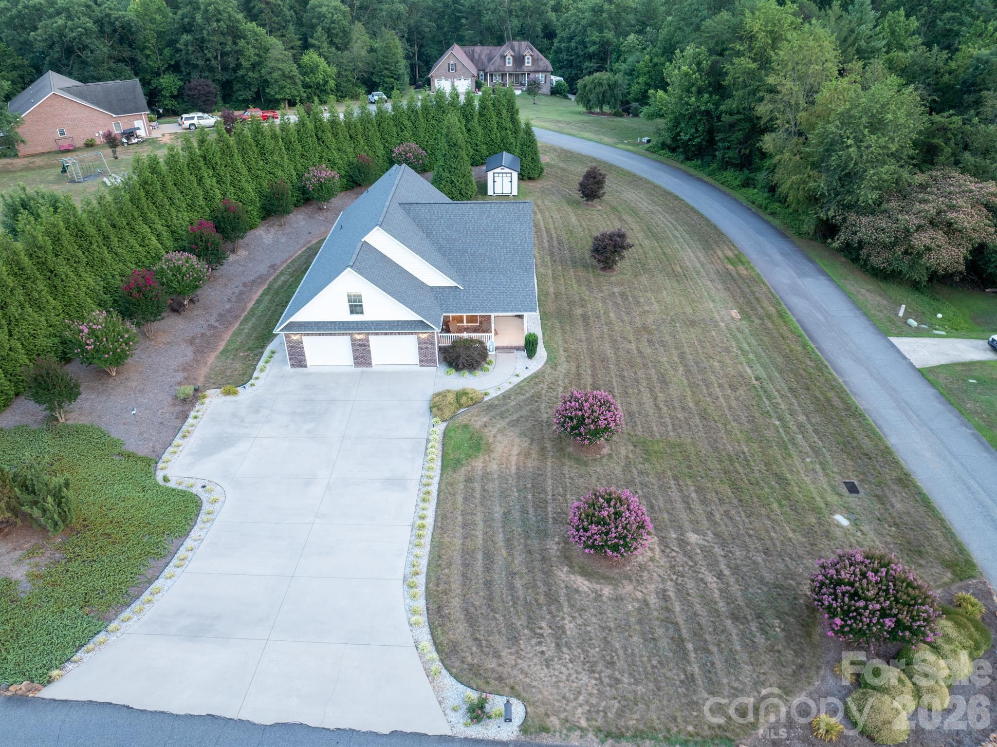 100 Rivercliff Drive Property Photo 6