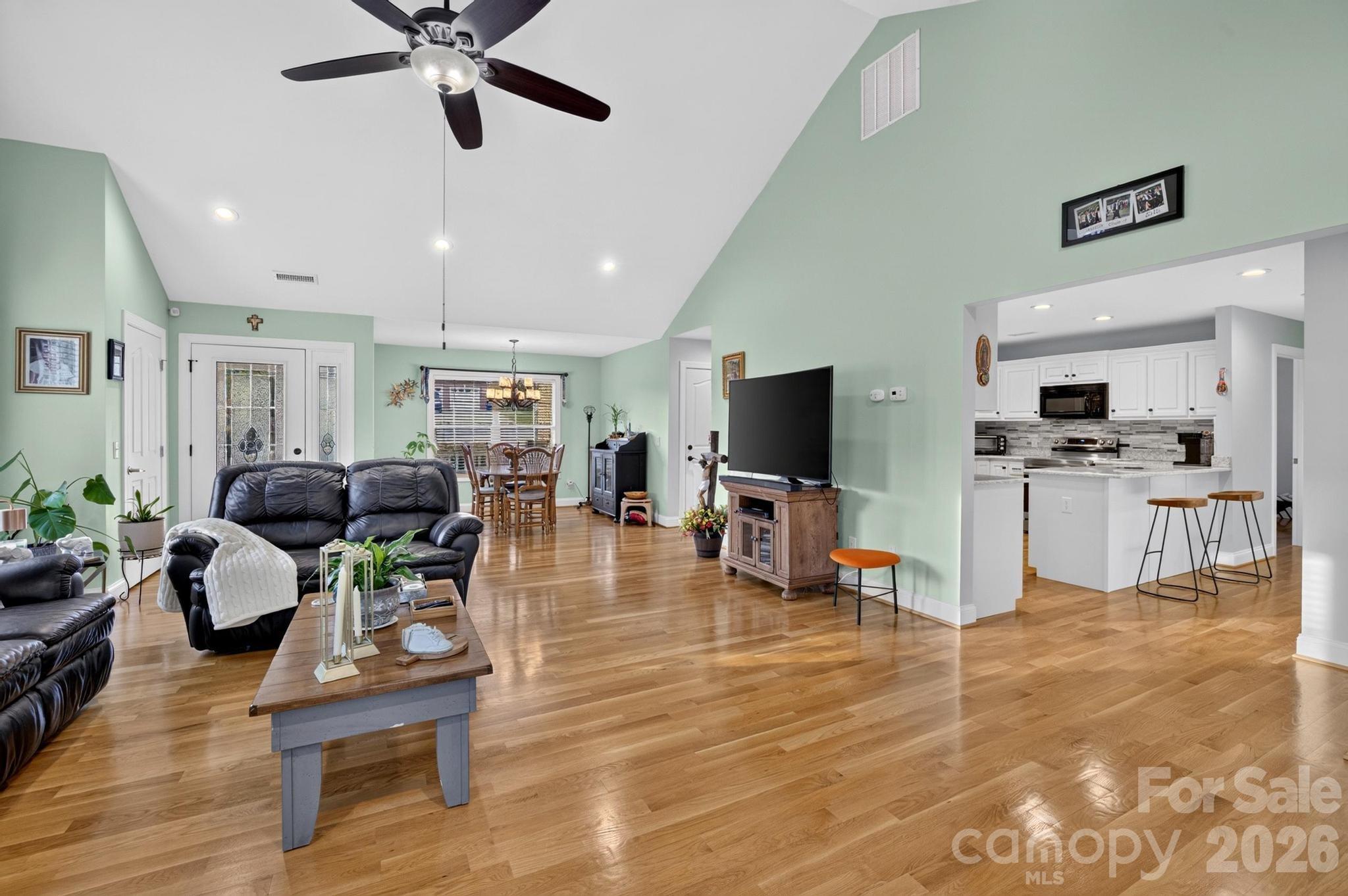 100 Rivercliff Drive Property Photo 10