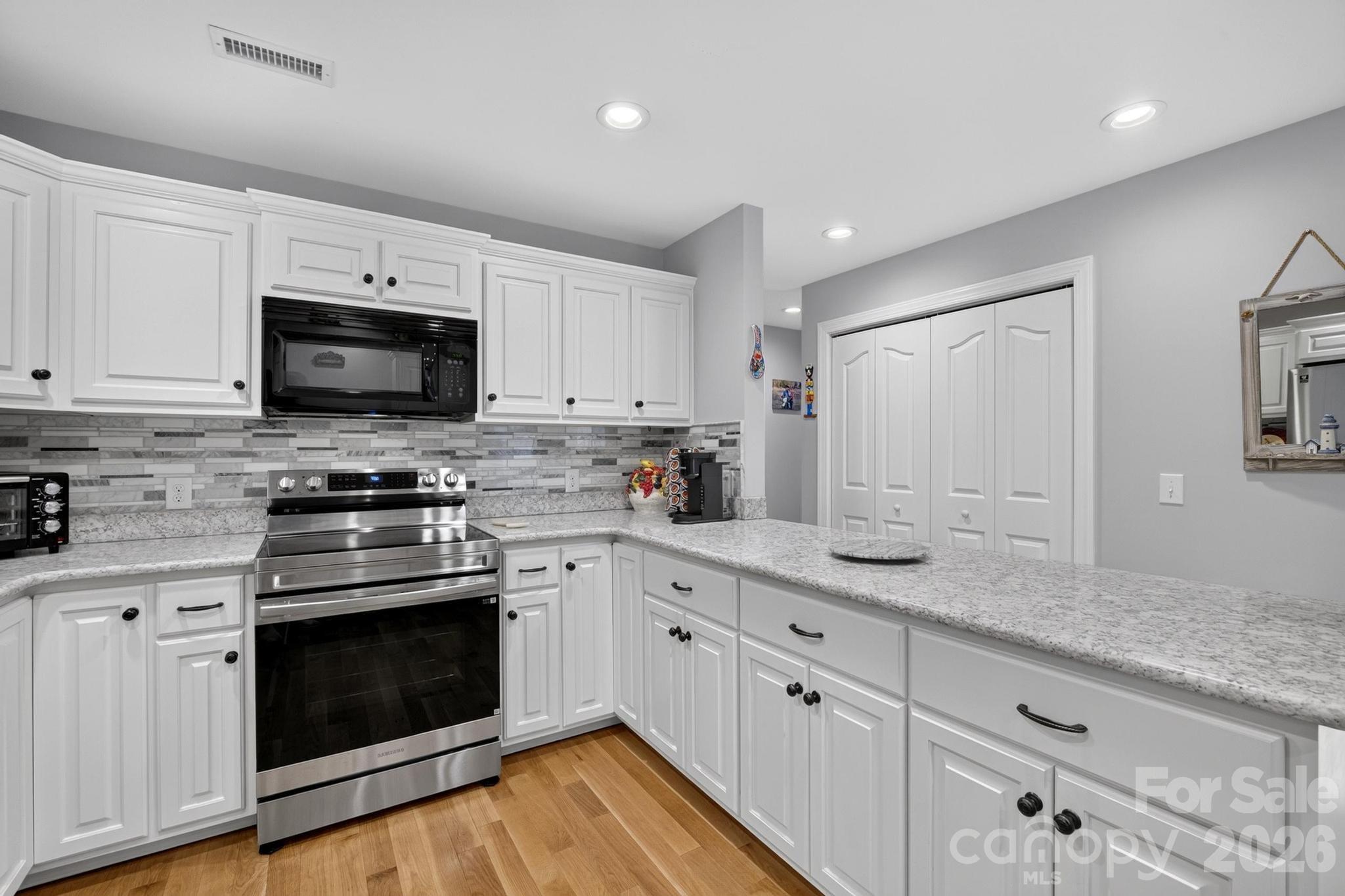 100 Rivercliff Drive Property Photo 16