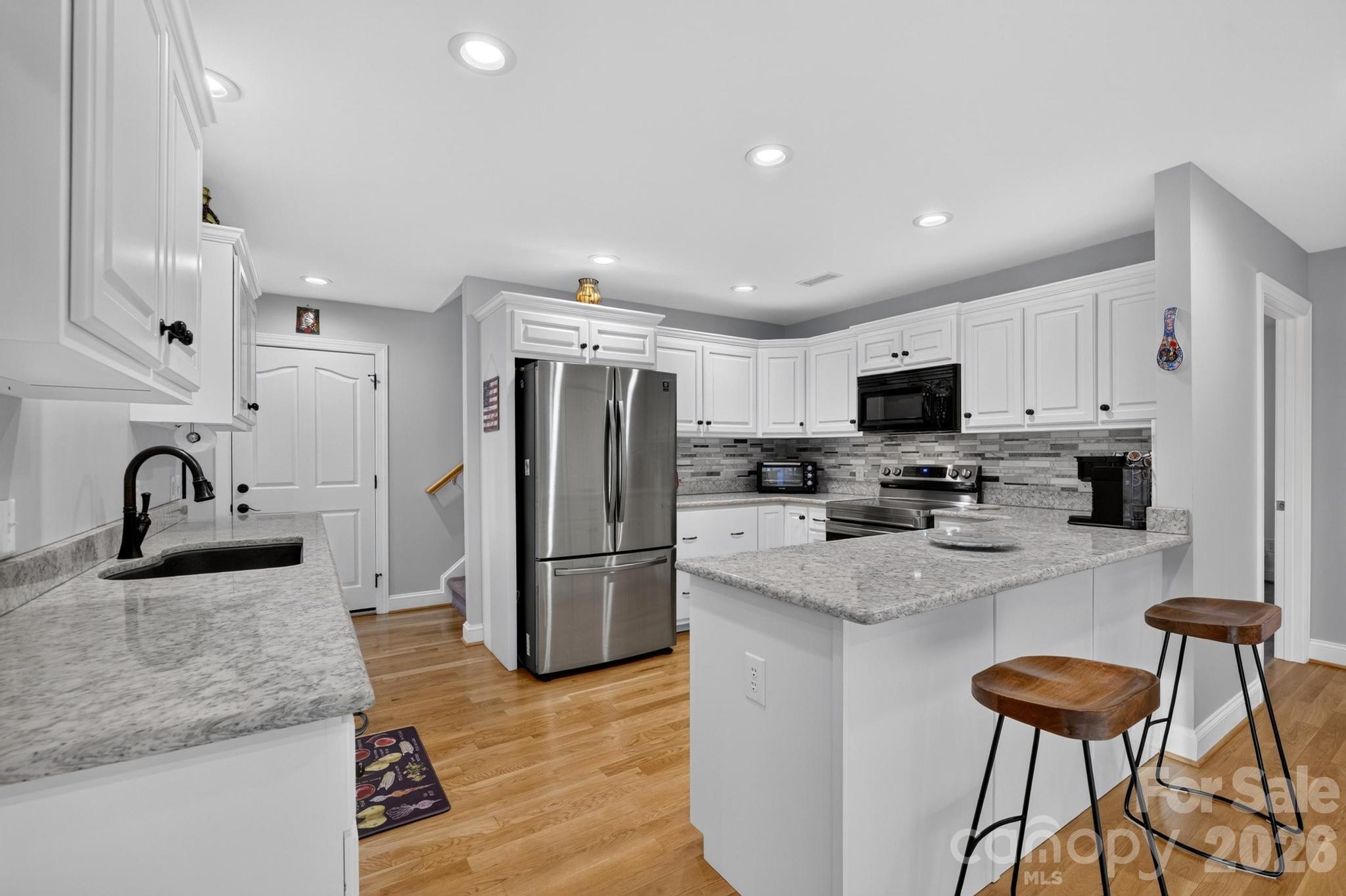 100 Rivercliff Drive Property Photo 17