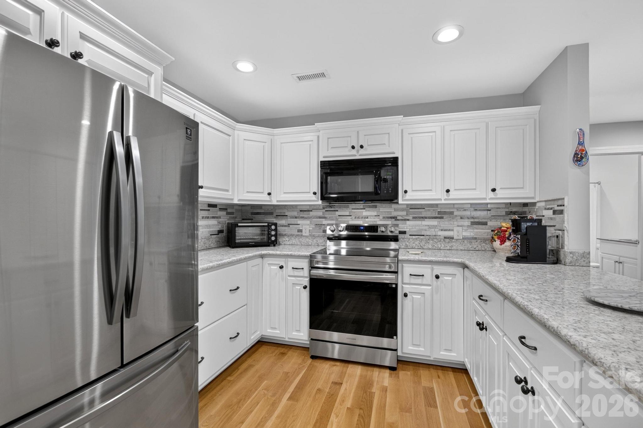 100 Rivercliff Drive Property Photo 18