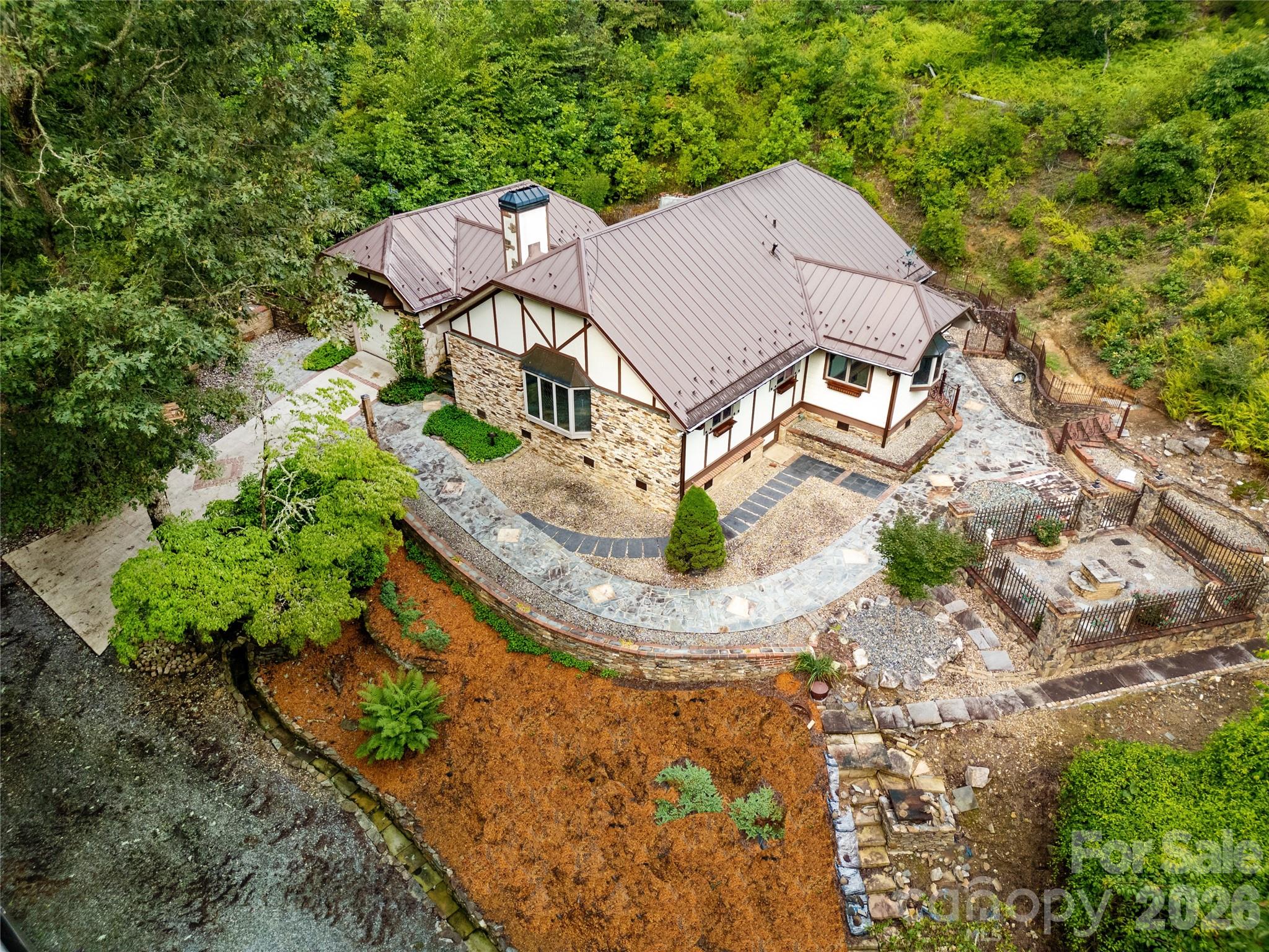 275 Hubbard Hollow Road Property Photo 1