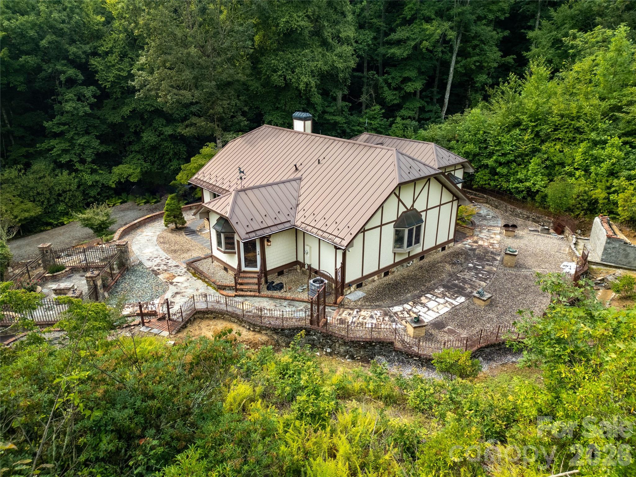 275 Hubbard Hollow Road Property Photo 10