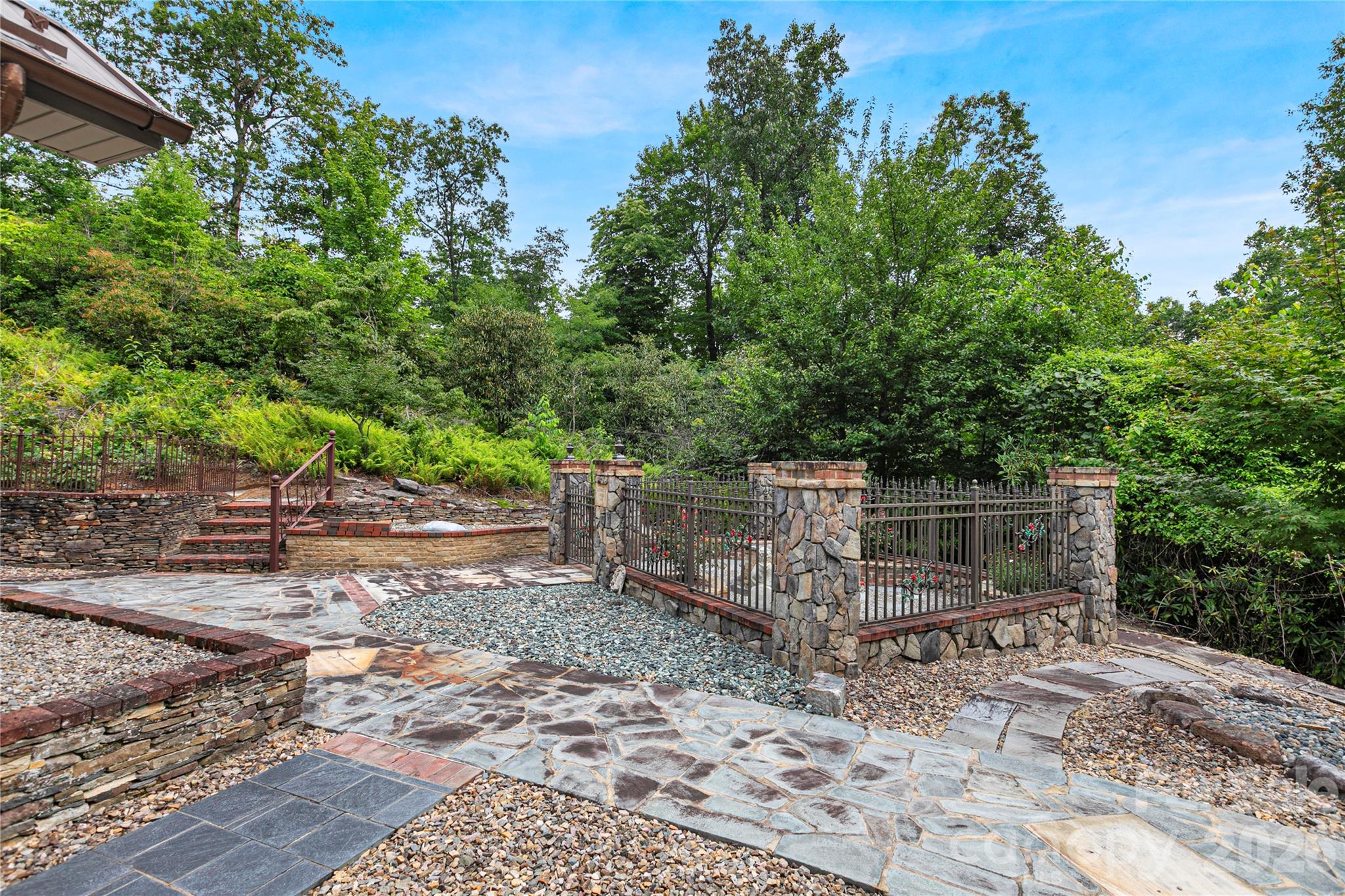 275 Hubbard Hollow Road Property Photo 14