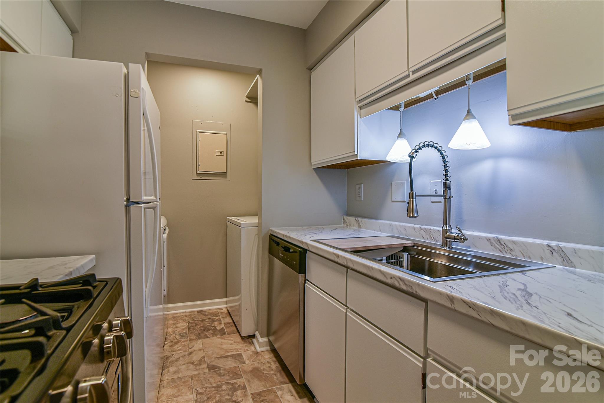 110 Heywood Road 8d Property Photo 7