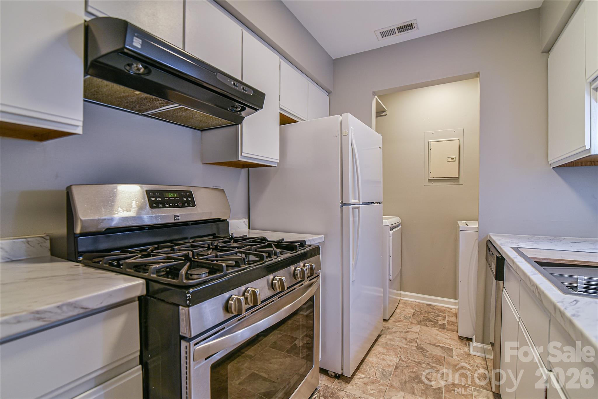 110 Heywood Road 8d Property Photo 8