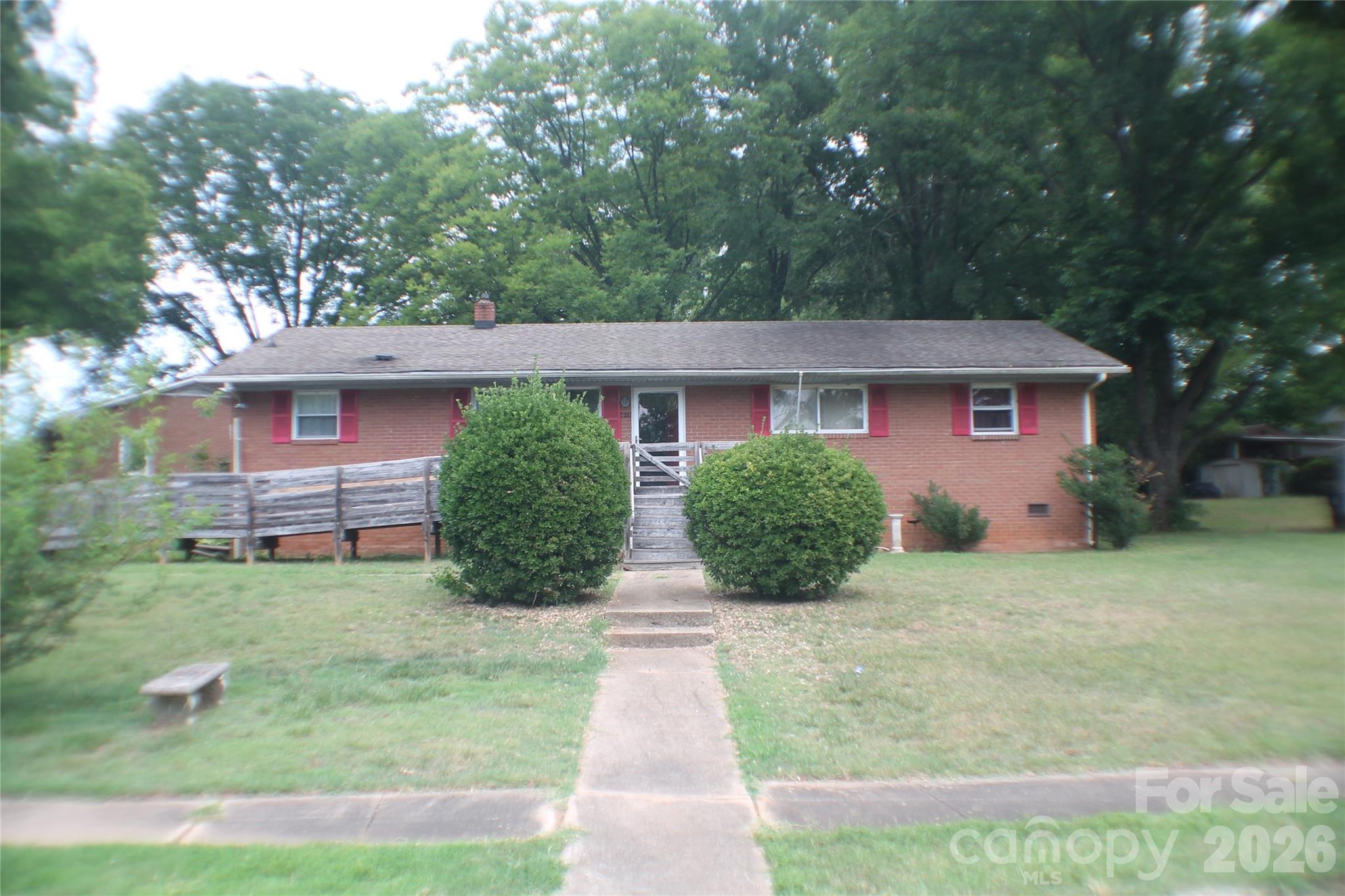 621 Westside Terrace Property Photo 1