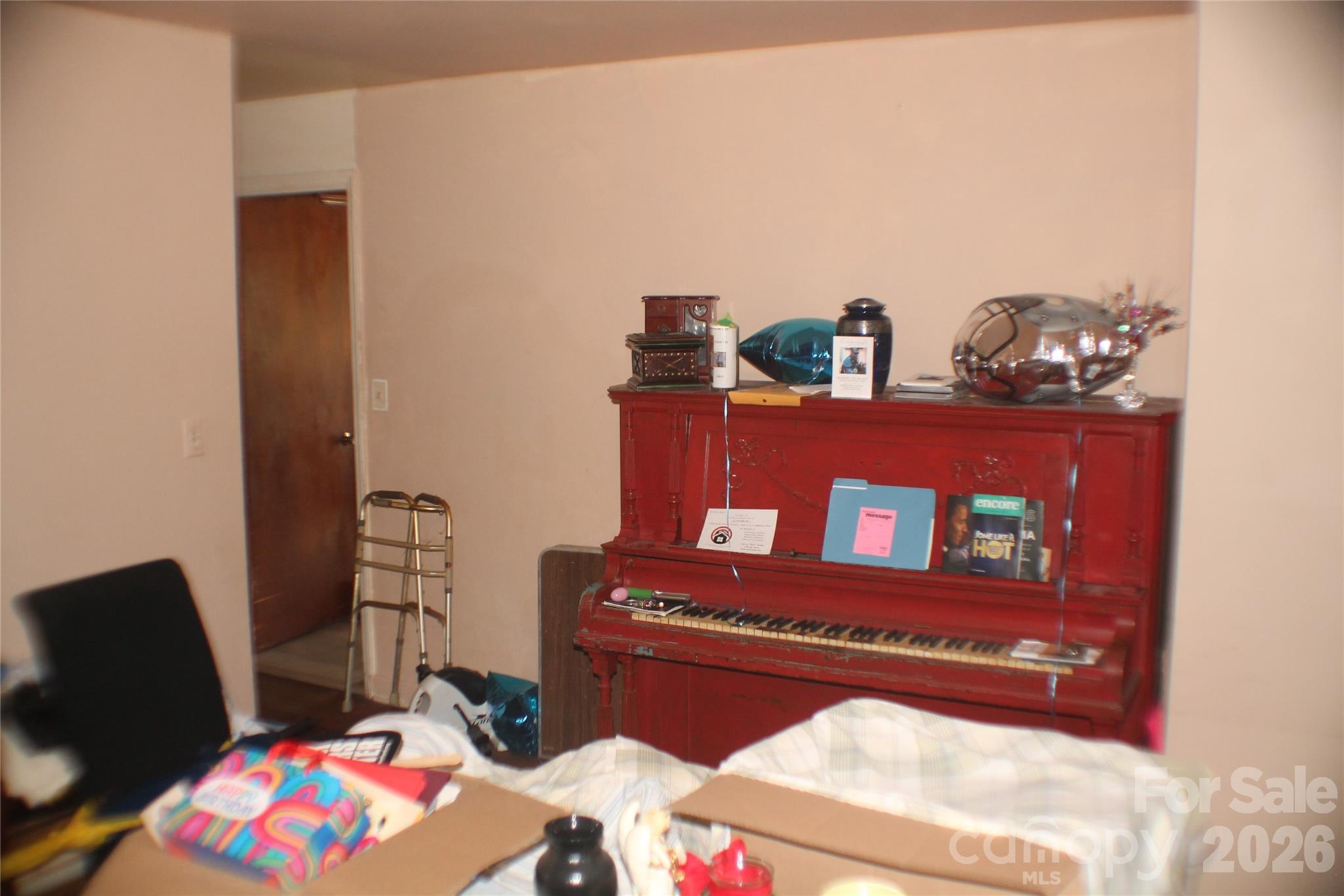 621 Westside Terrace Property Photo 7