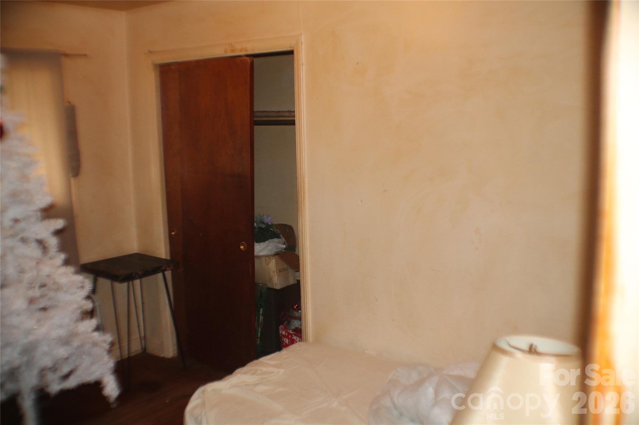621 Westside Terrace Property Photo 9