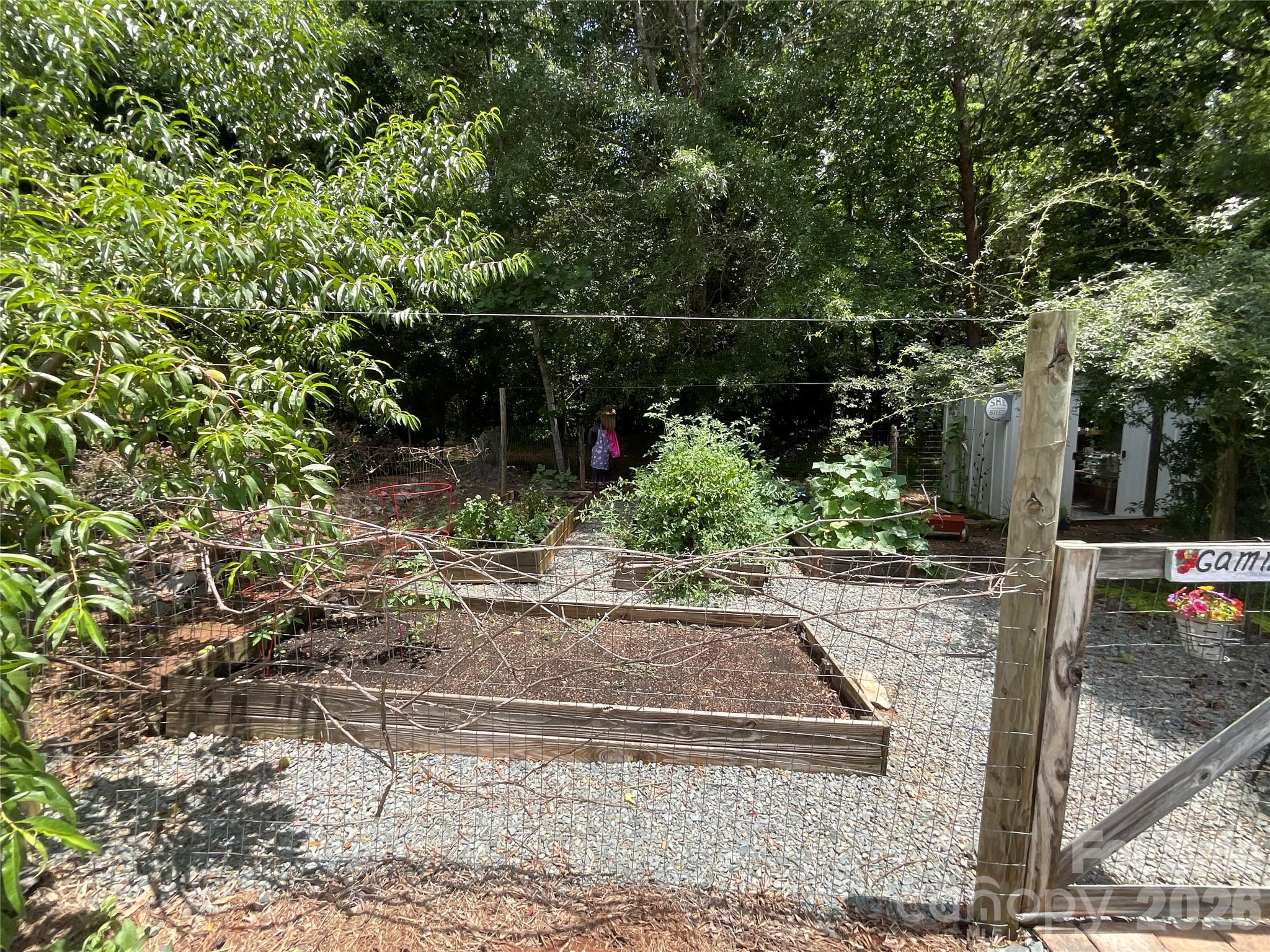 6334 Griffin Road Property Photo 9