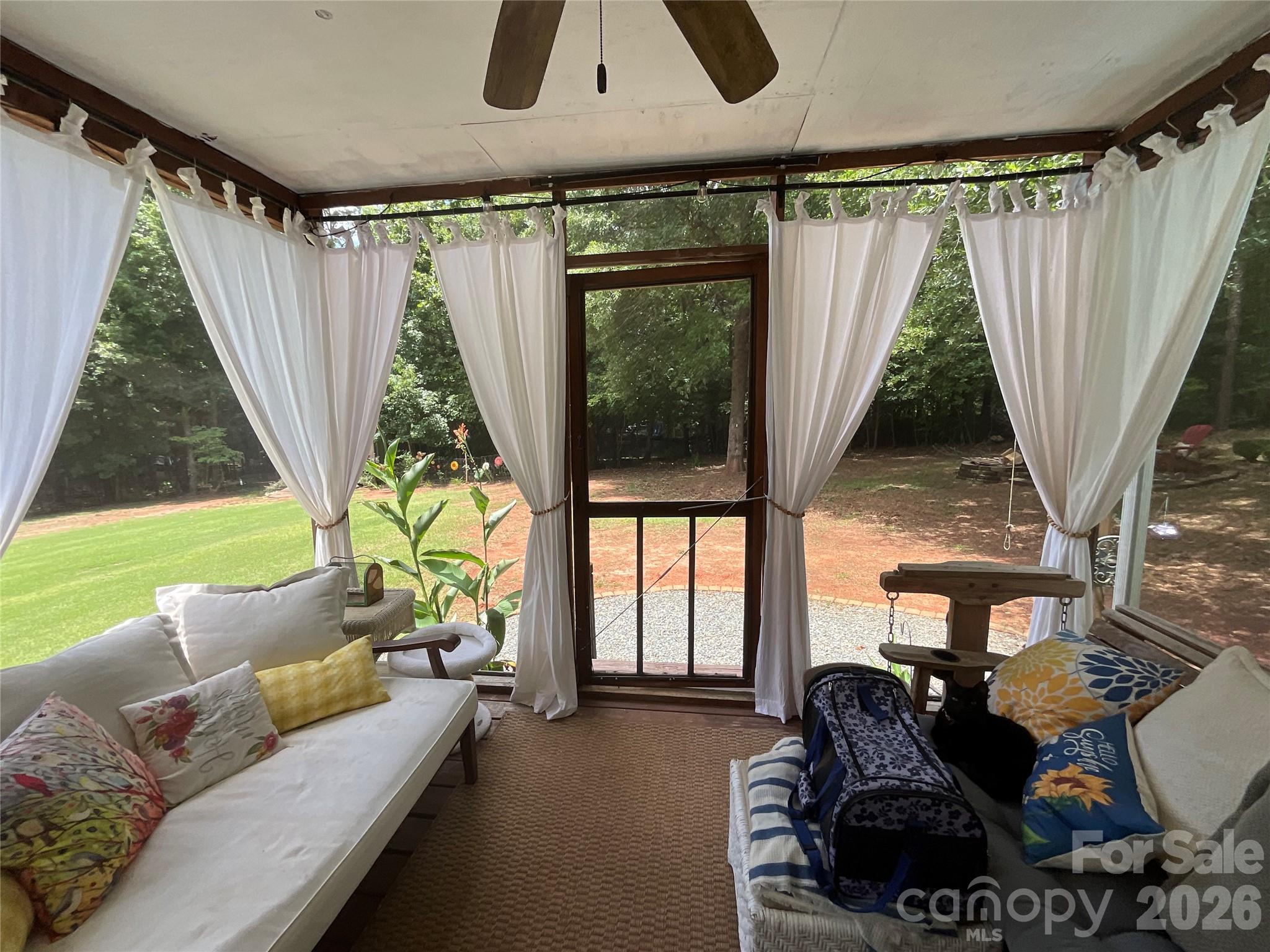 6334 Griffin Road Property Photo 11