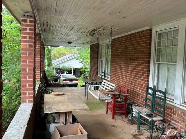 129 Pine Street Property Photo 4
