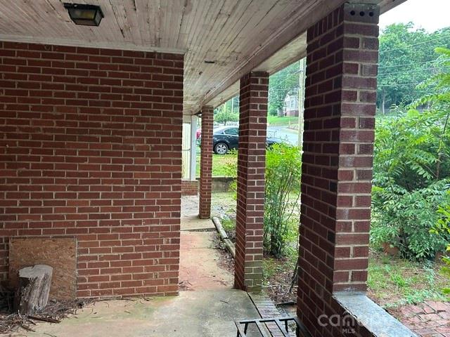 129 Pine Street Property Photo 5