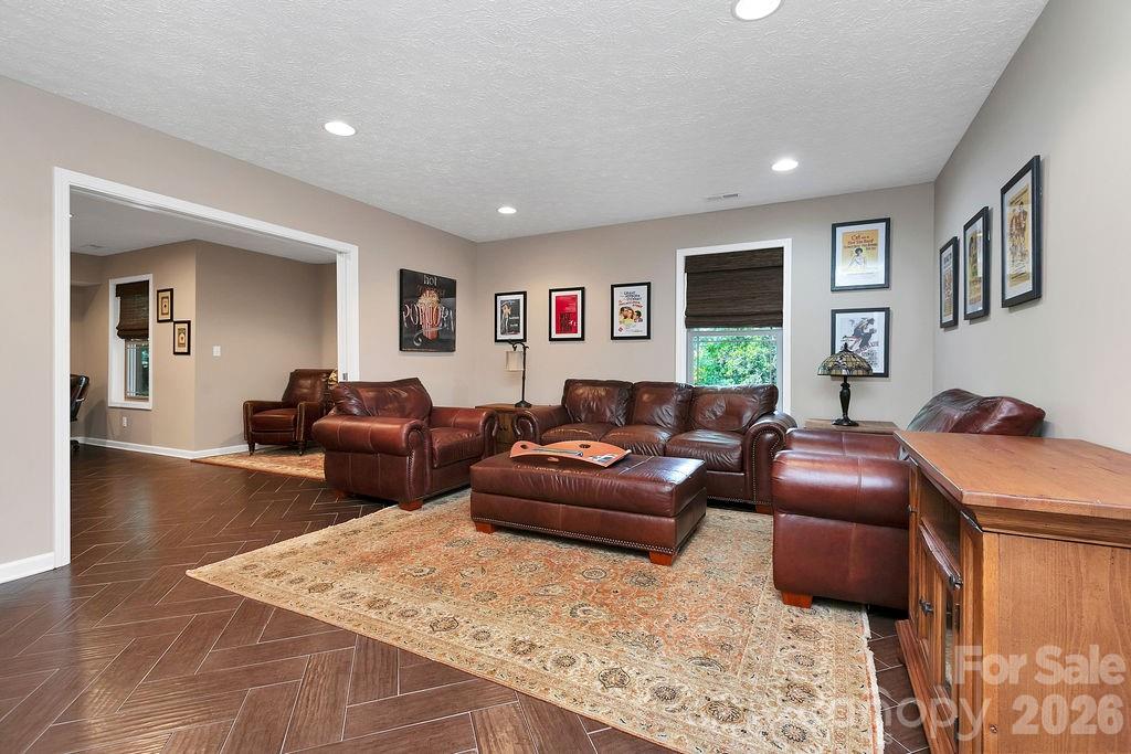 1625 Ugugu Drive Property Photo 35