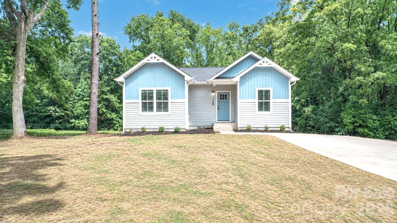105 Falls Street Property Photo 1