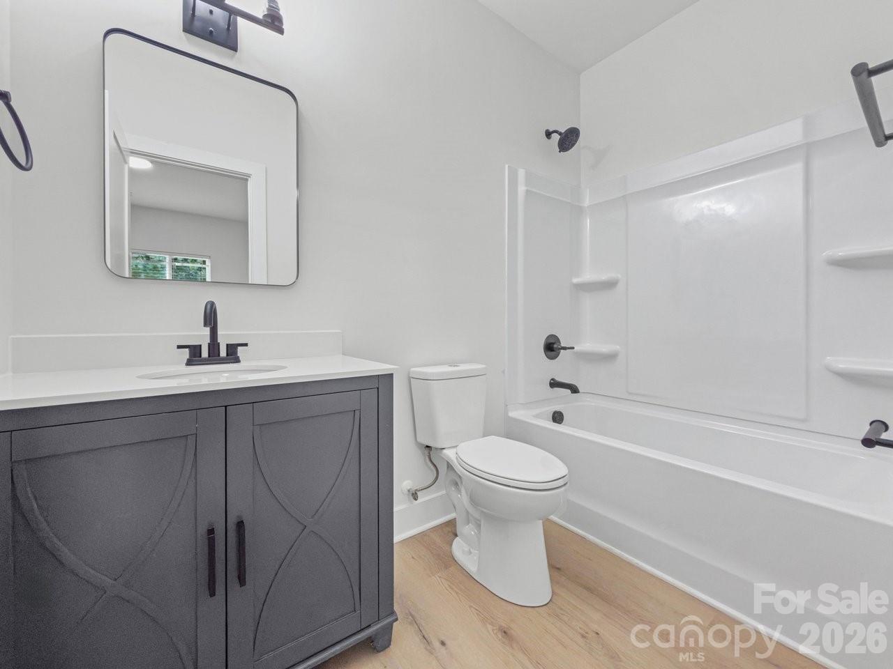 105 Falls Street Property Photo 14