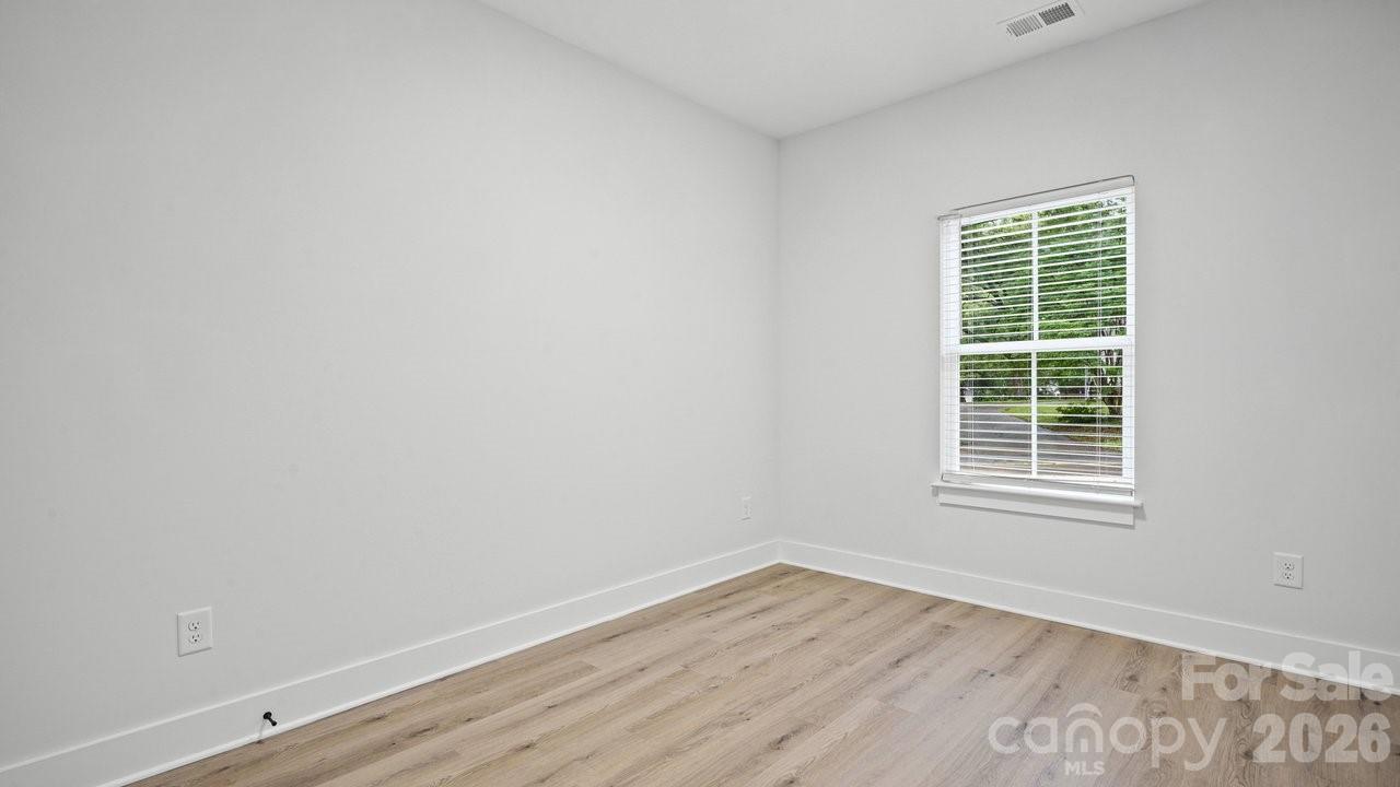 105 Falls Street Property Photo 16