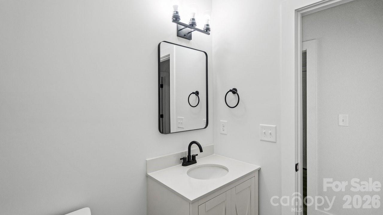 105 Falls Street Property Photo 18