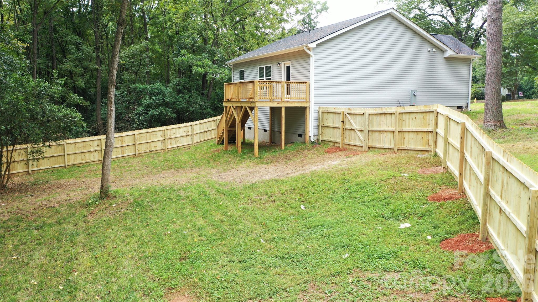 105 Falls Street Property Photo 28