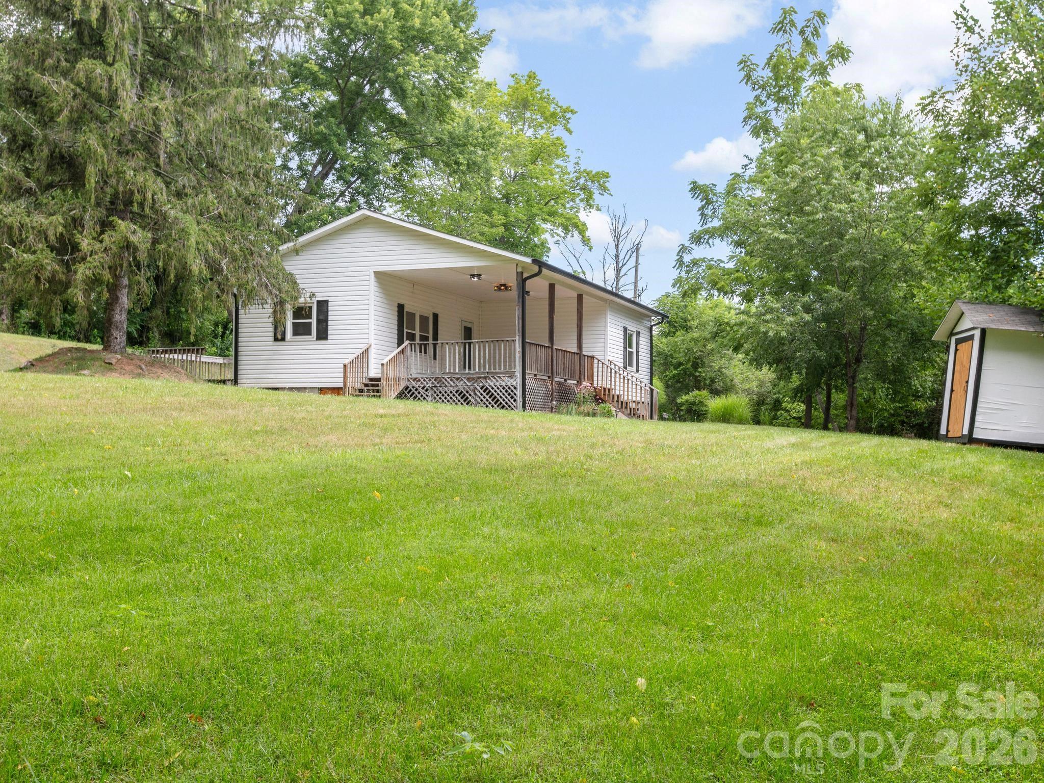 47 Carolina Mountain Drive Property Photo 2