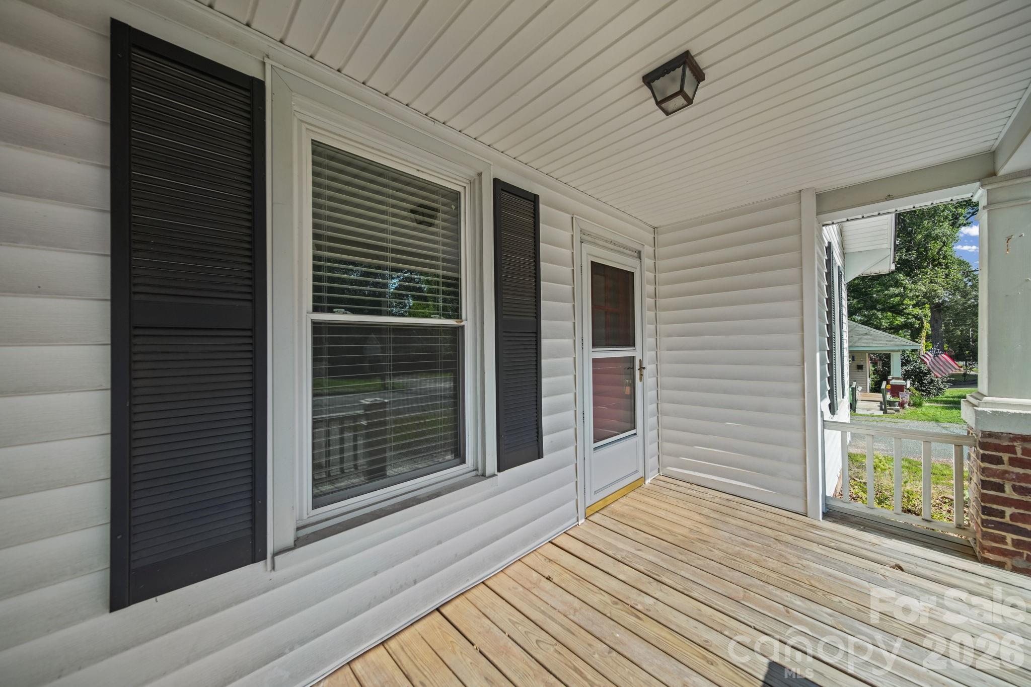 709 N 5th Street Property Photo 4