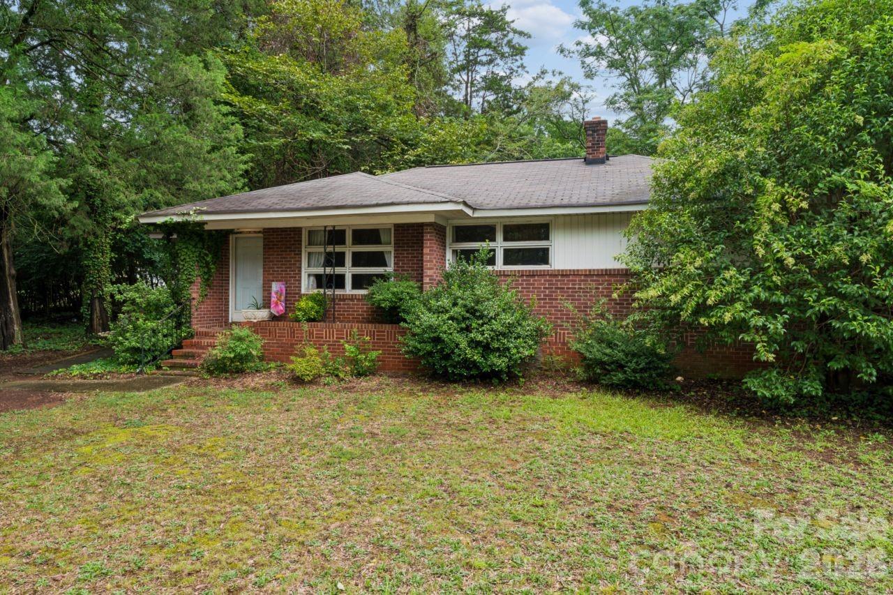 139 Southwold Drive Property Photo 2