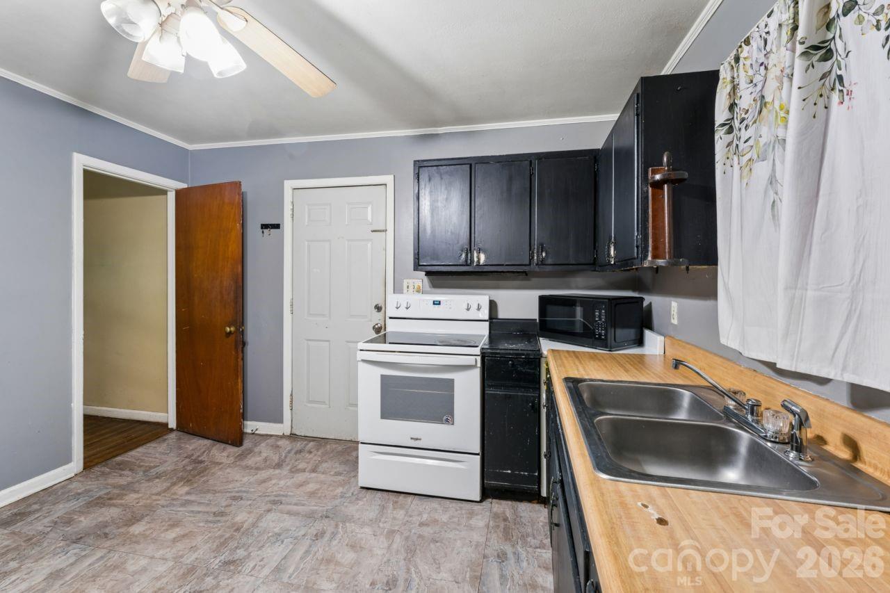 139 Southwold Drive Property Photo 6