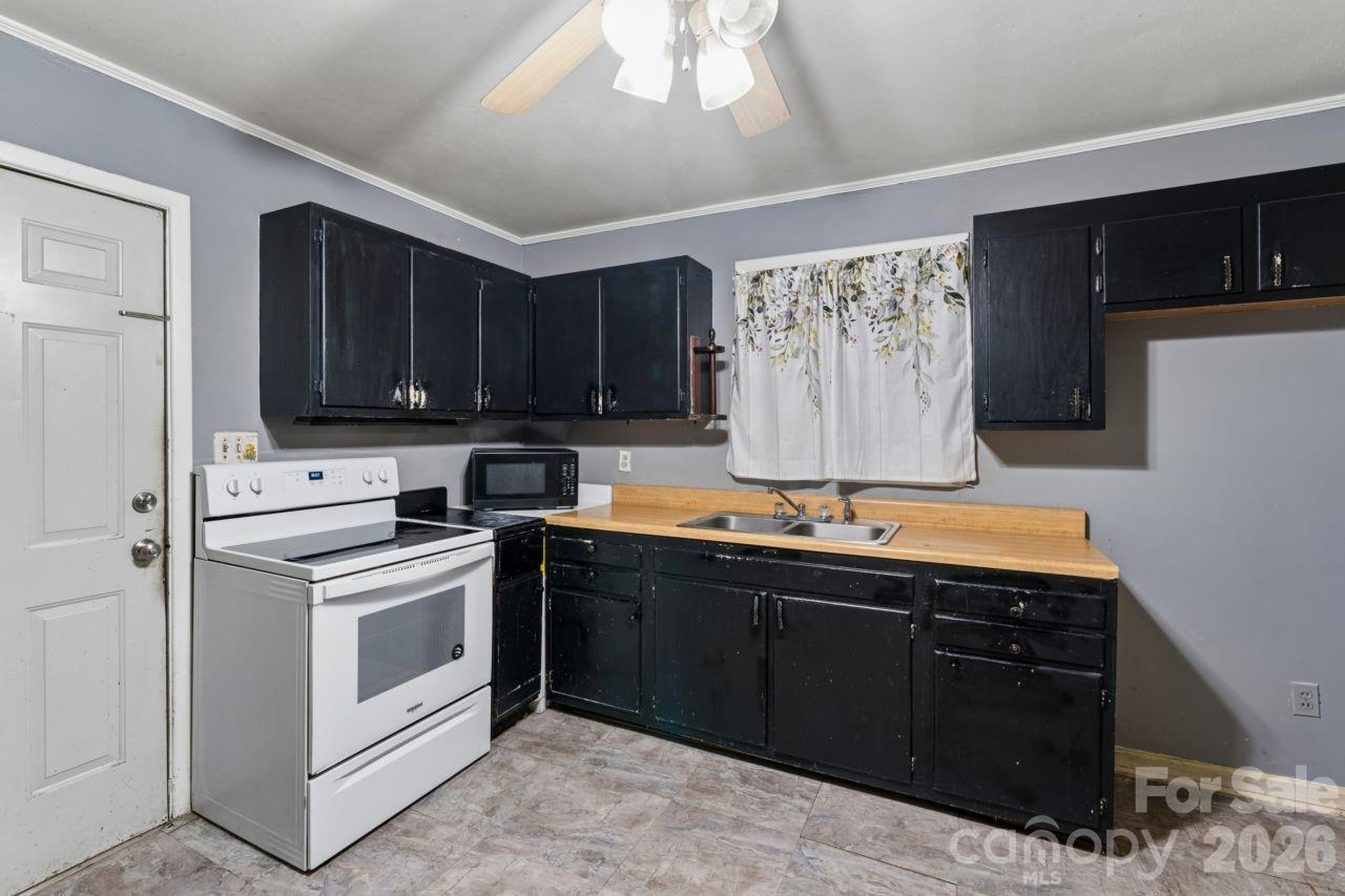 139 Southwold Drive Property Photo 7