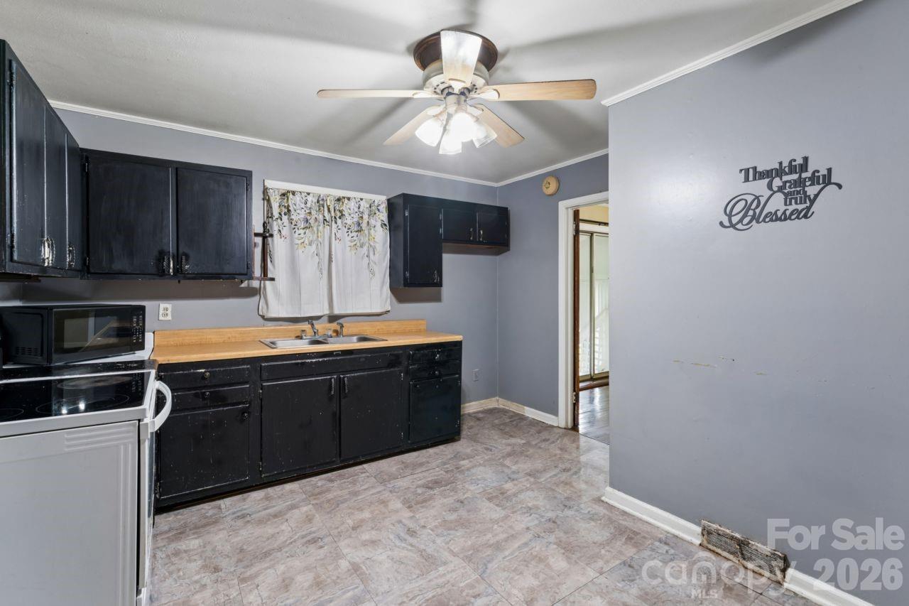 139 Southwold Drive Property Photo 8